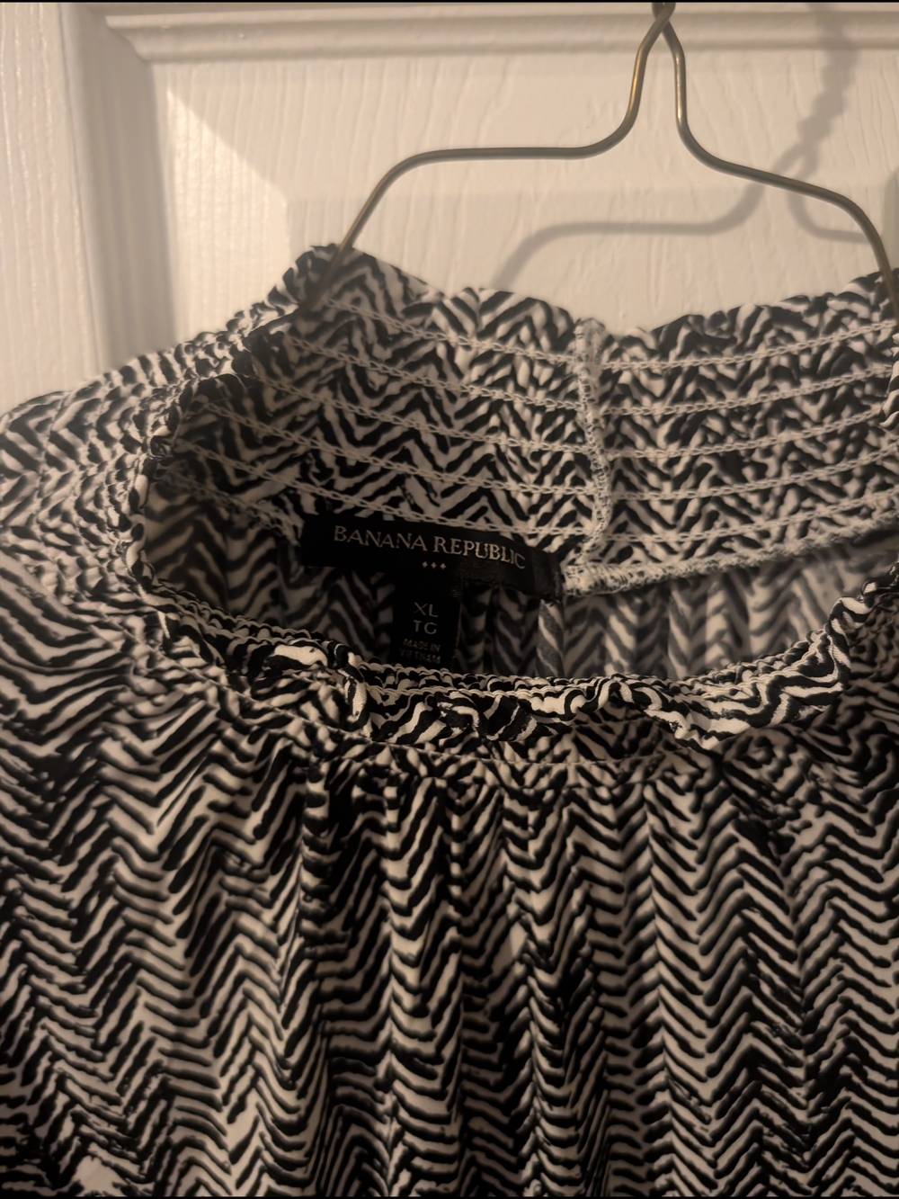 Banana Republic Black and White Chevron Smocked Neck Blouse - Picture 2 of 2
